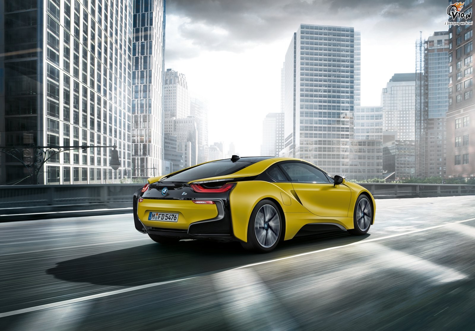 BMW i8 Protonic Frozen Yellow Edition