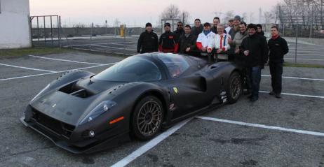 Wideo: Ferrari P4/5 Competizione postawio pierwsze kroki na torze