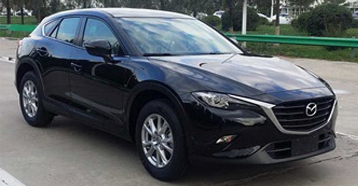 Mazda CX-4 - Фото интерьера.