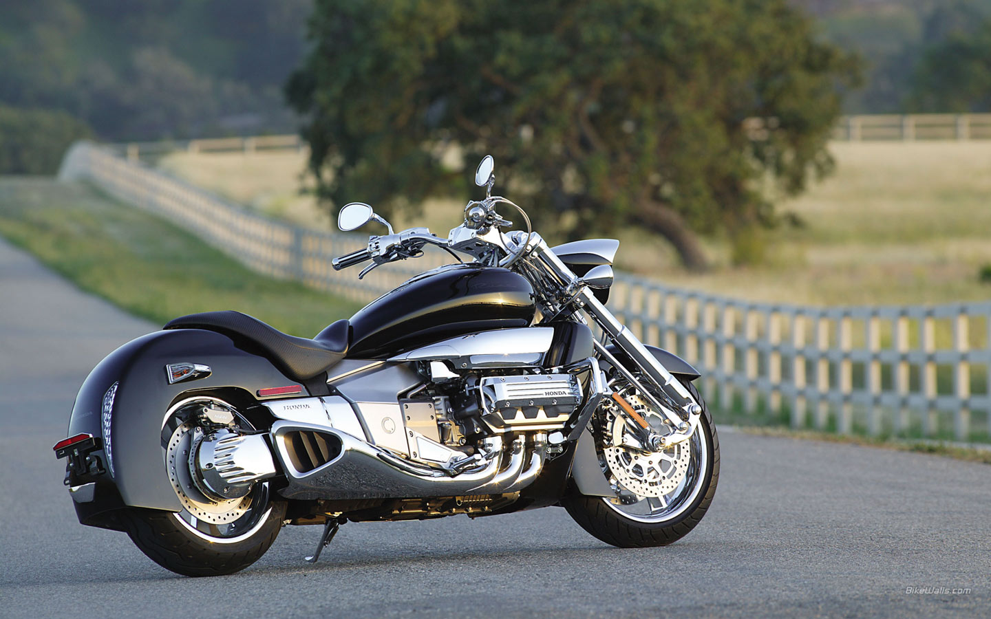 Honda Shadow 750 Wallpaper