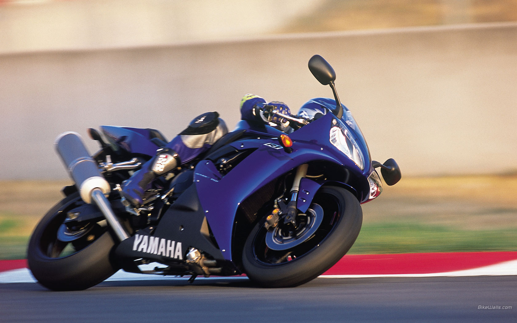 Yamaha YZF r1 1920 1200