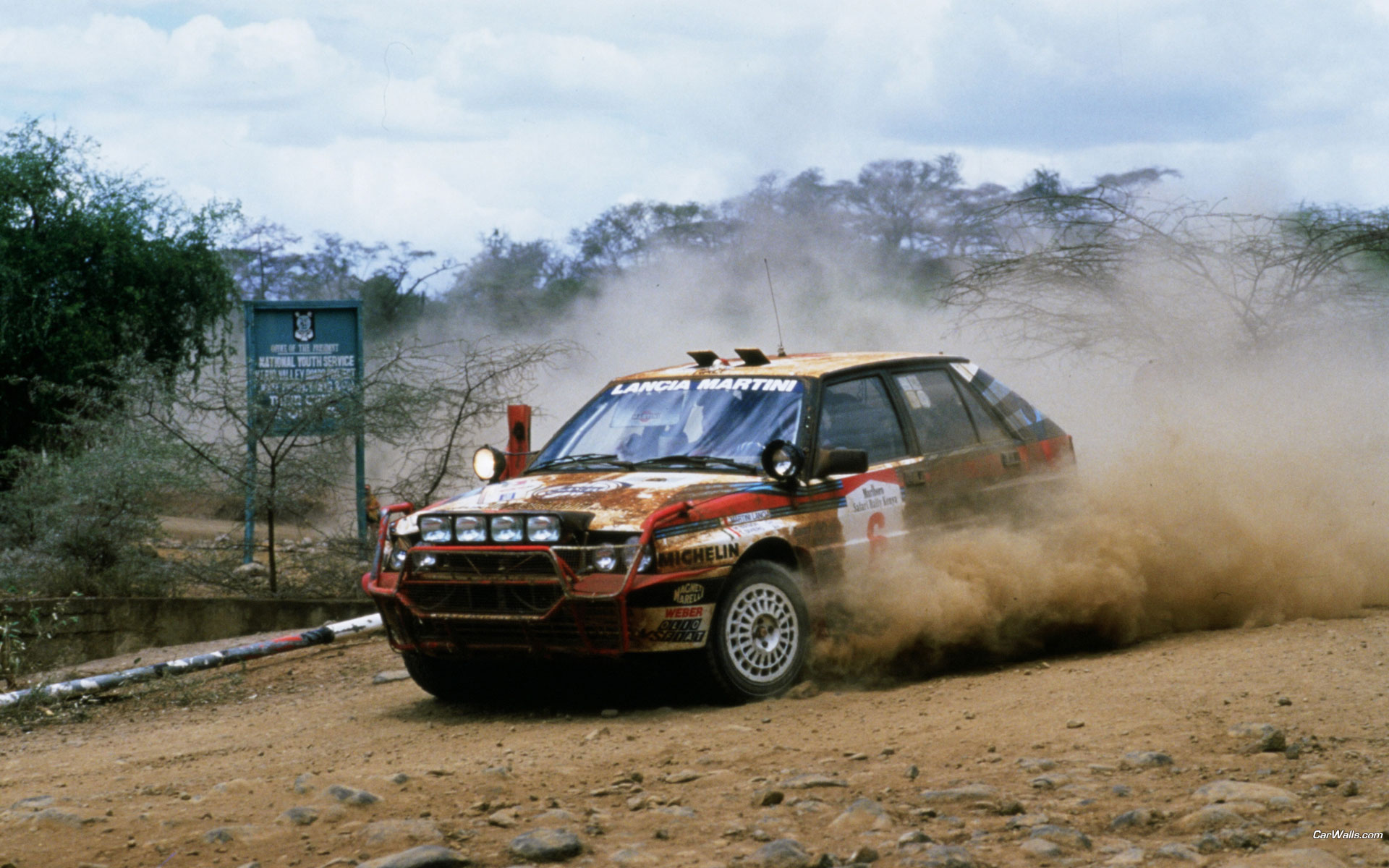 1988 36. Лянча Дельта интеграле ралли сафари. Ралли сафари 1988. Lancia Delta HF integrale ралли обои. Ралли сафари 1988 Лянча интеграле красного цвета.