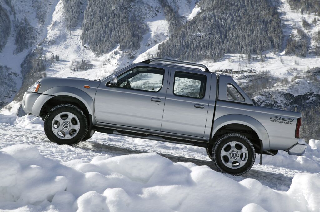 Ниссан нп 300. Nissan np300 pick-up. Ниссан МП 300. Ниссан пикап 2012. Nissan np300 pick-up салон.