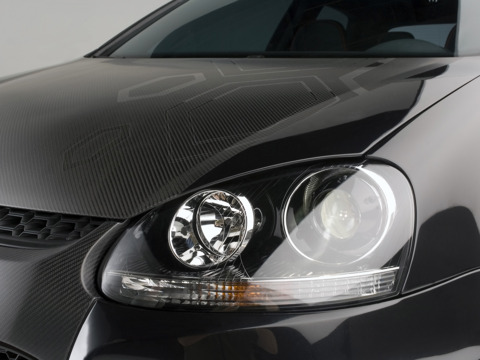 Темные фары. Фары гольф 5 GTI. VW Golf 5 GTI фары. Golf GTI фара. GTI Headlights mk5.