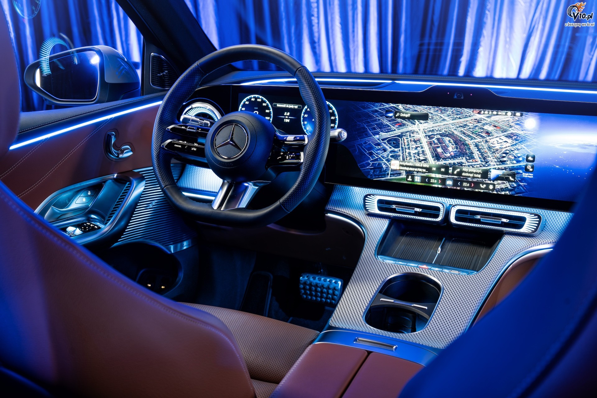 Mercedes GLC 400 EQ (2026) deska rozdzielczaa