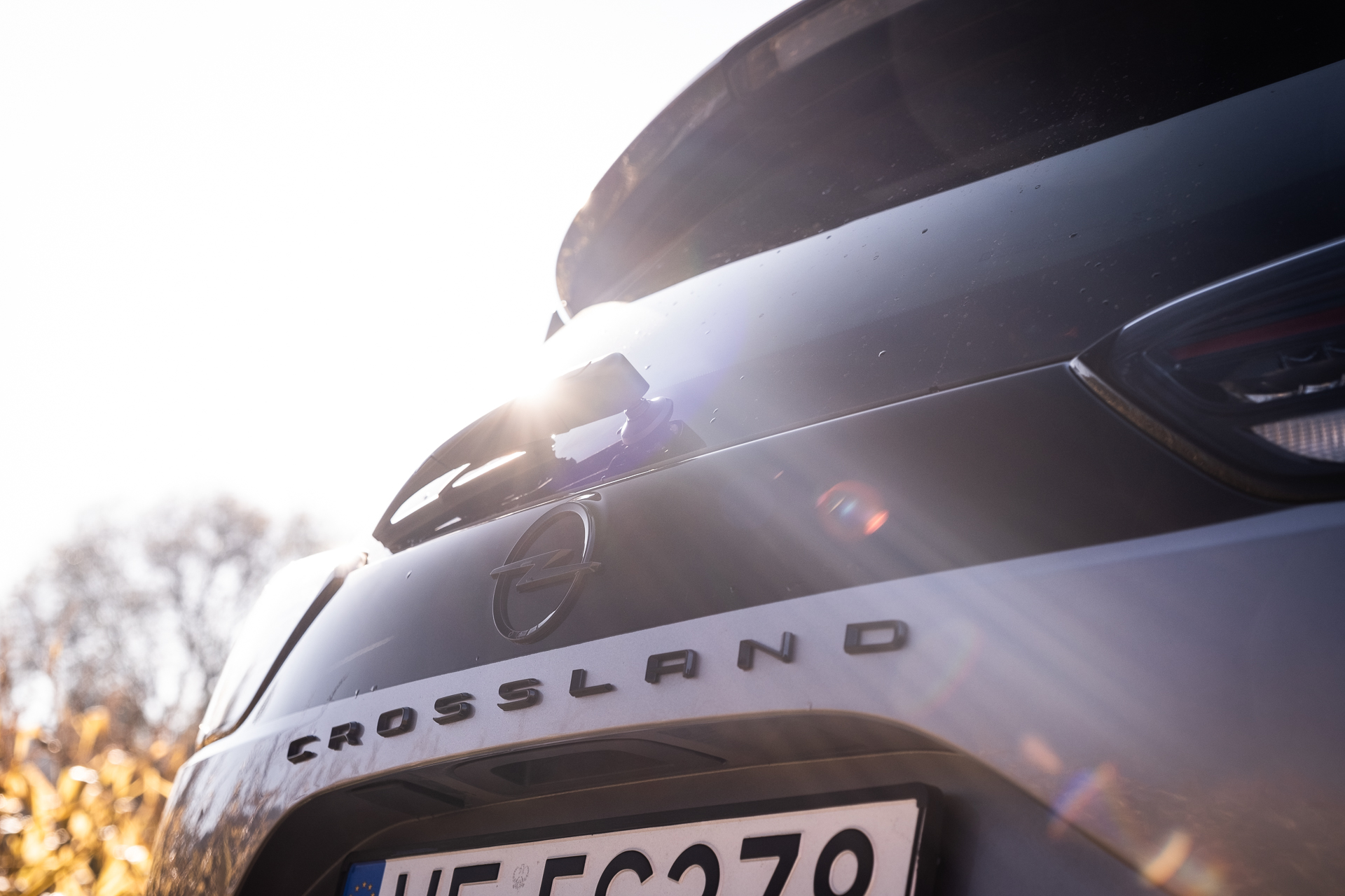 Opel Crossland tylna szybaa
