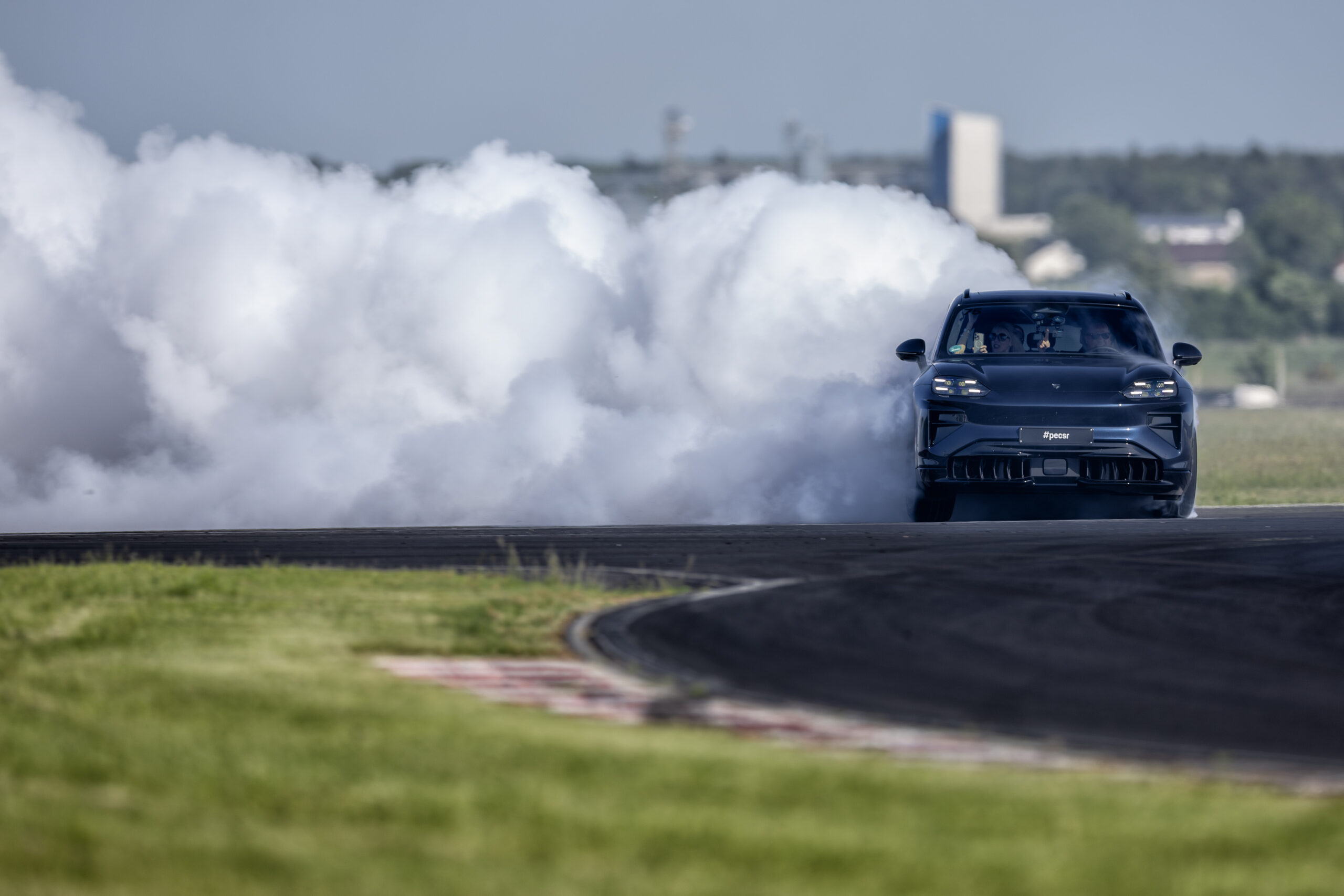Porsche Cayenne Electric drift