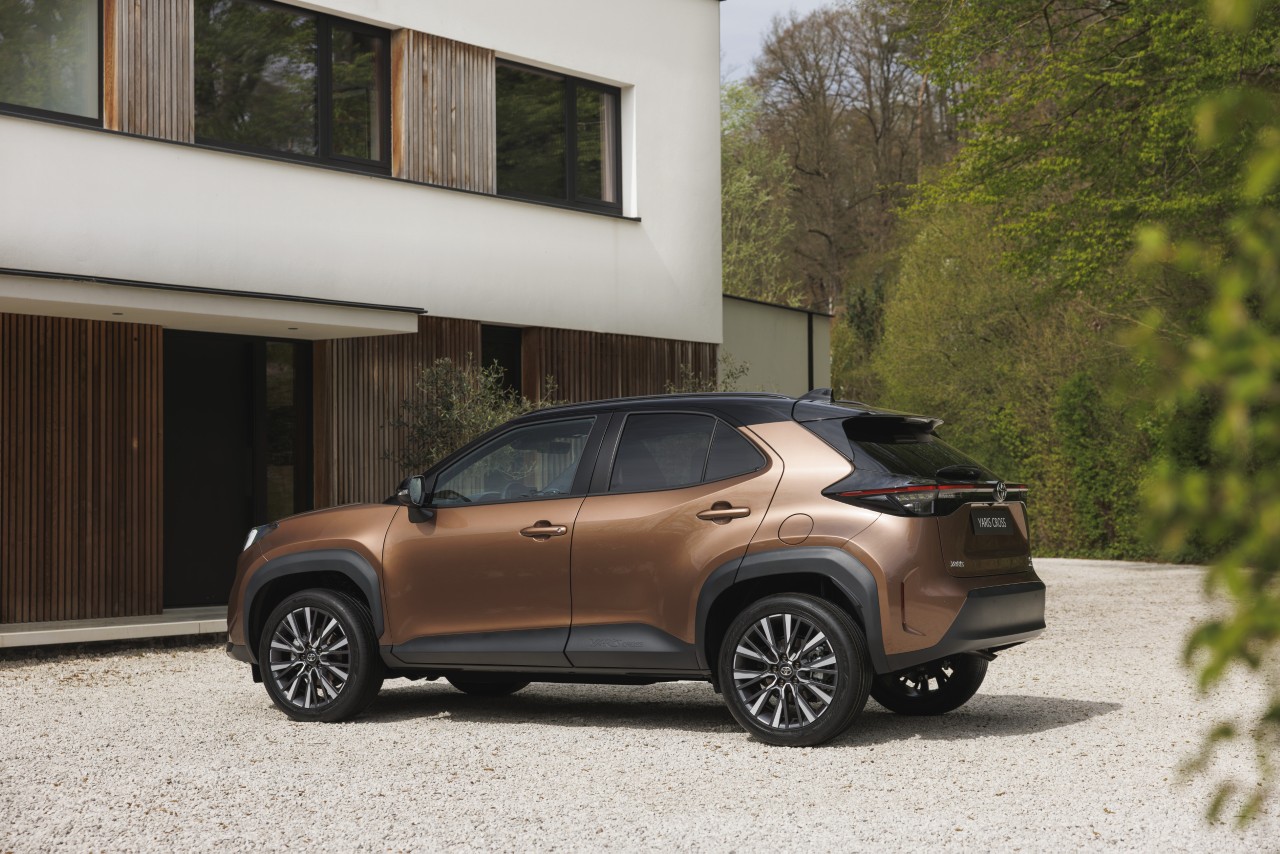 Toyota Yaris Cross High Grade Precious Bronze