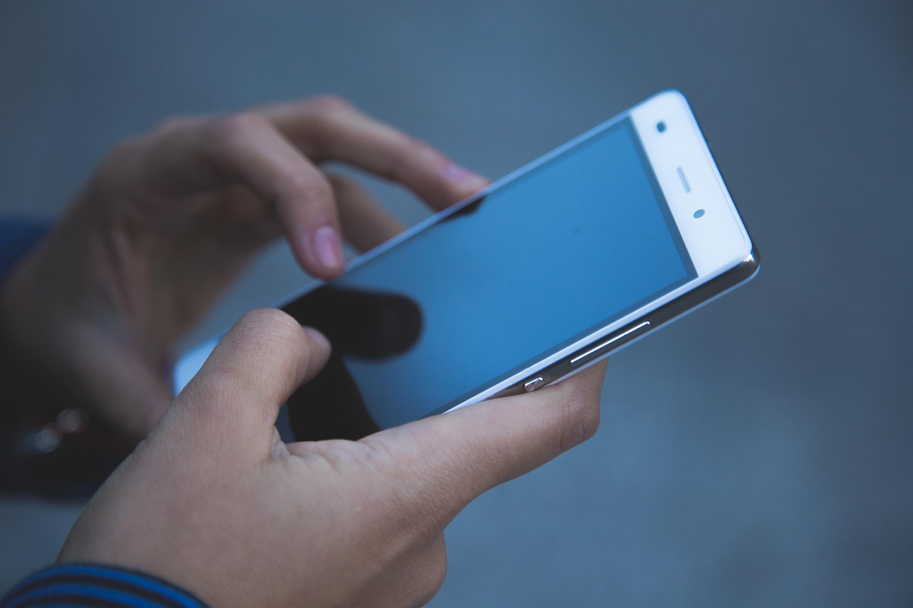 Smartfon zastąpi papierowy dowód rejestracyjny