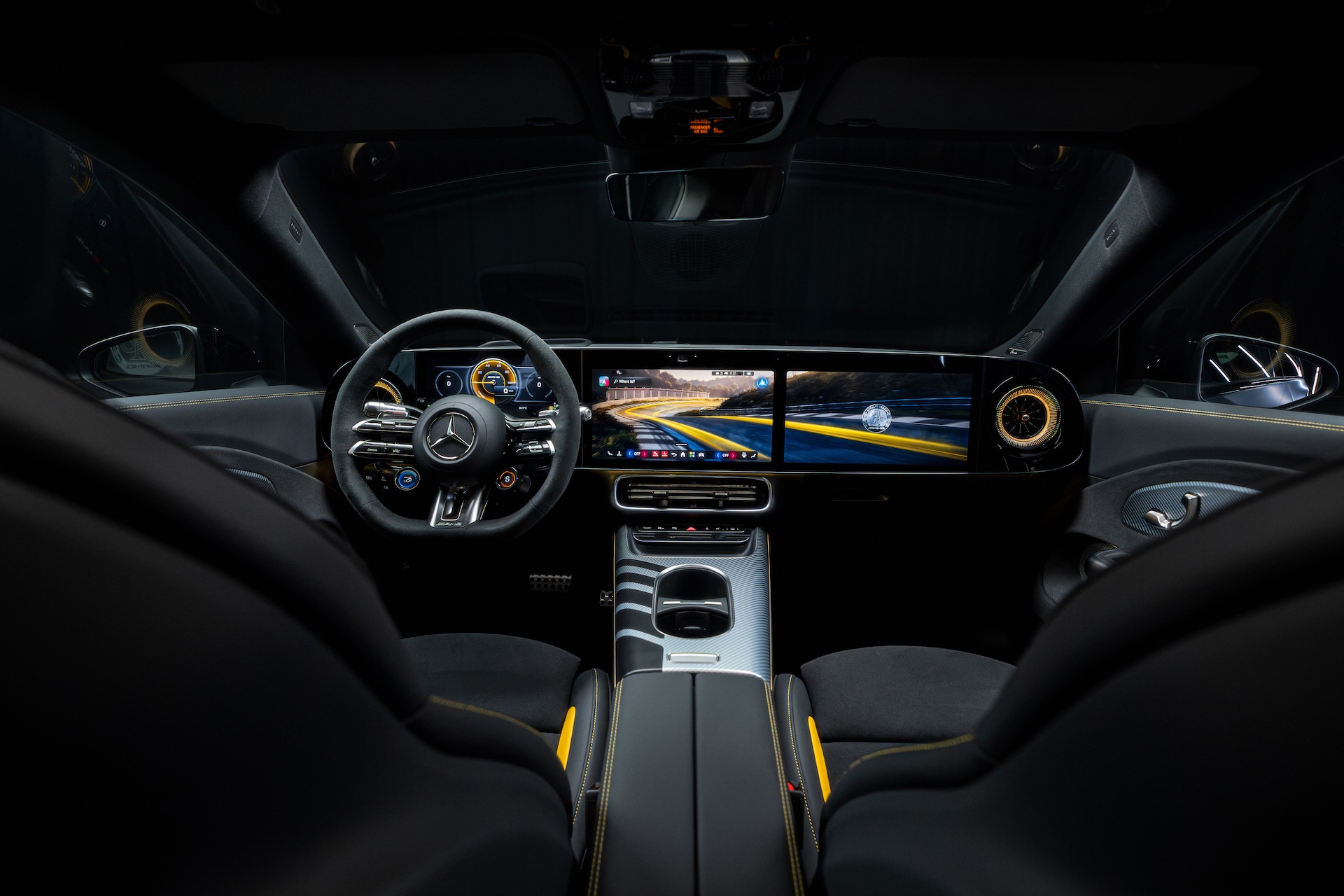 Elektryczny Mercedes-AMG CLA 45 deska rozdzielcza