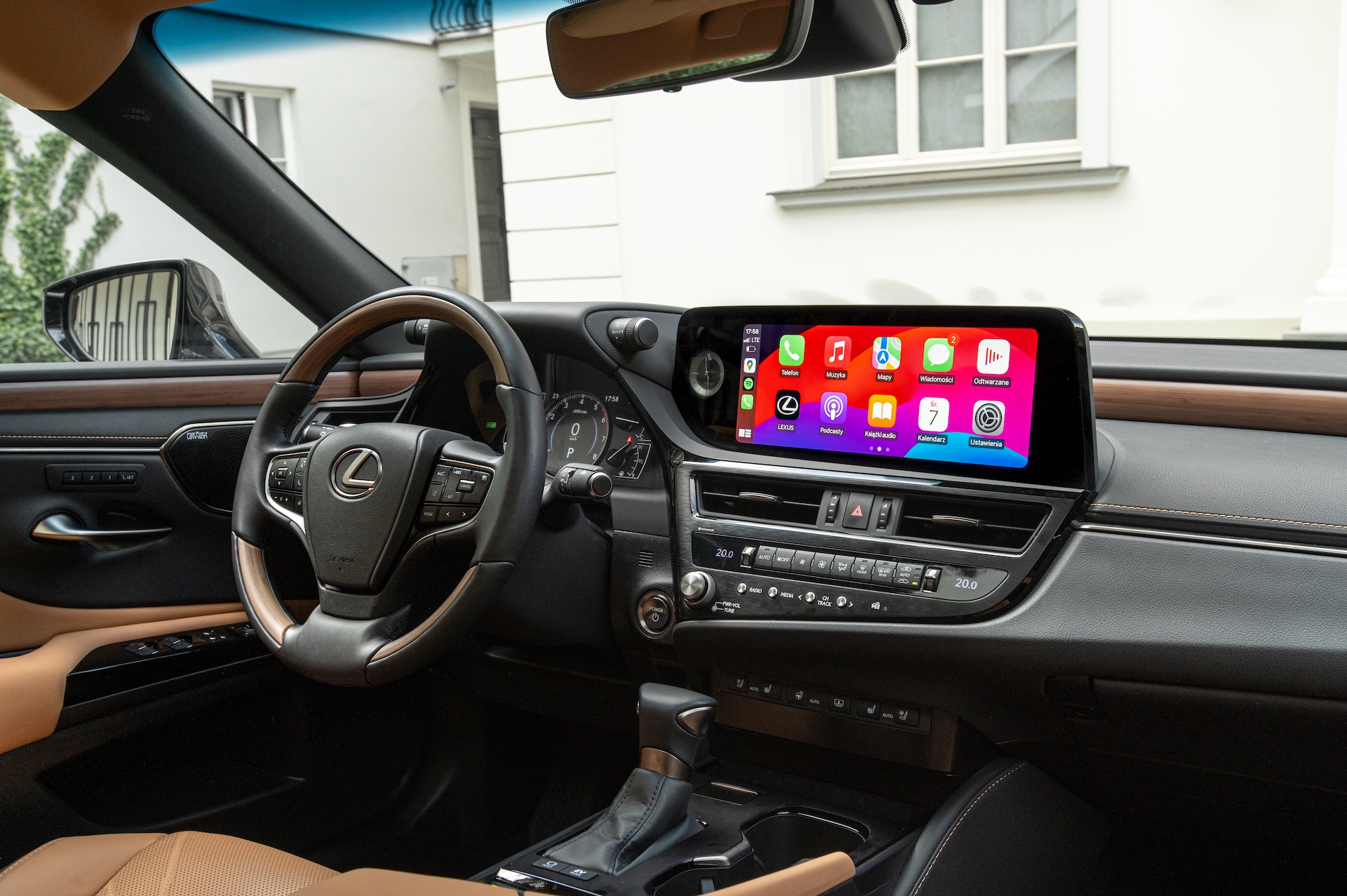 Lexus ES 350h deska rozdzielcza