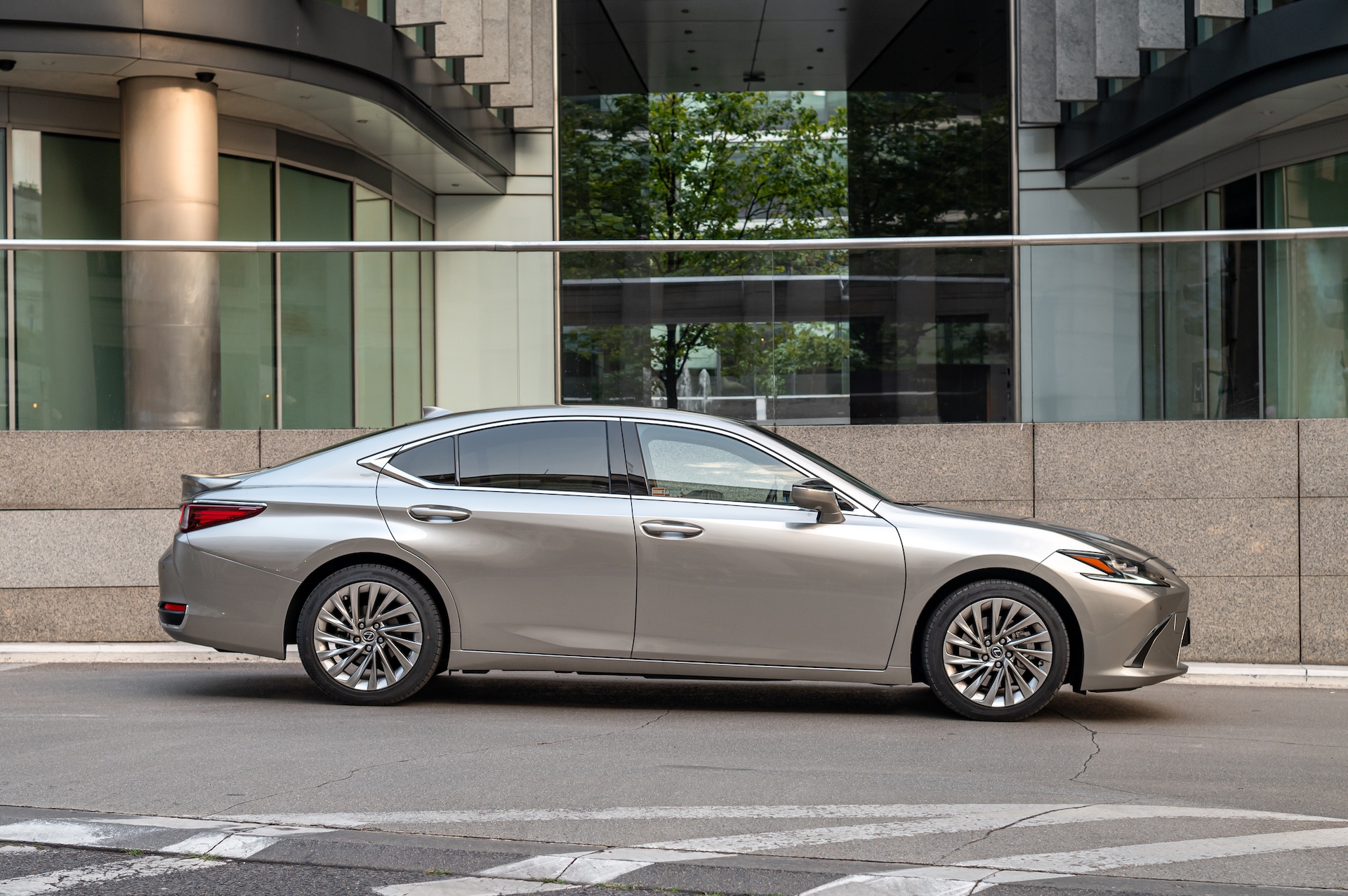 Lexus ES 350h bok