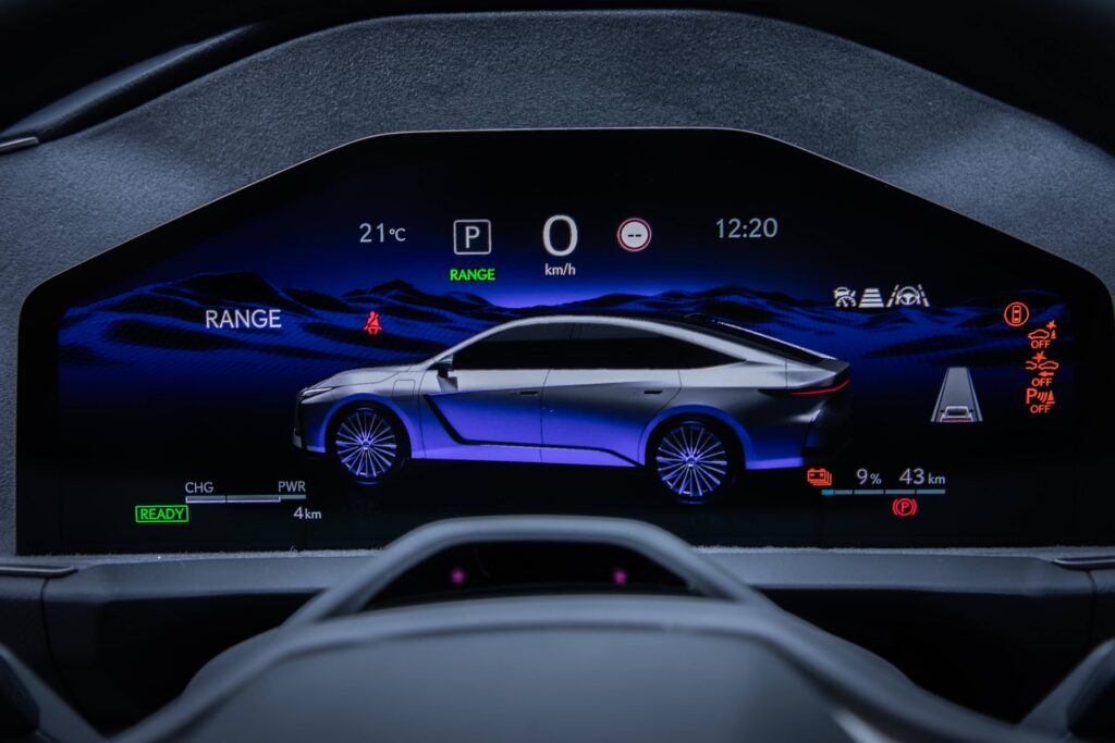 Lexus ES 500e (2026) zegary