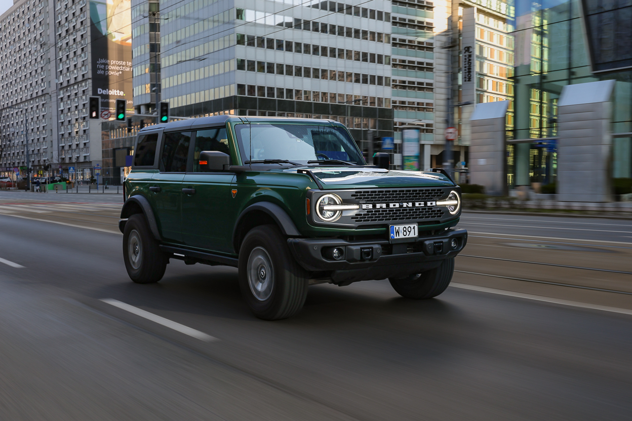 Ford Bronco na krótkich tablicach rejestracyjnych (fot. Ford)