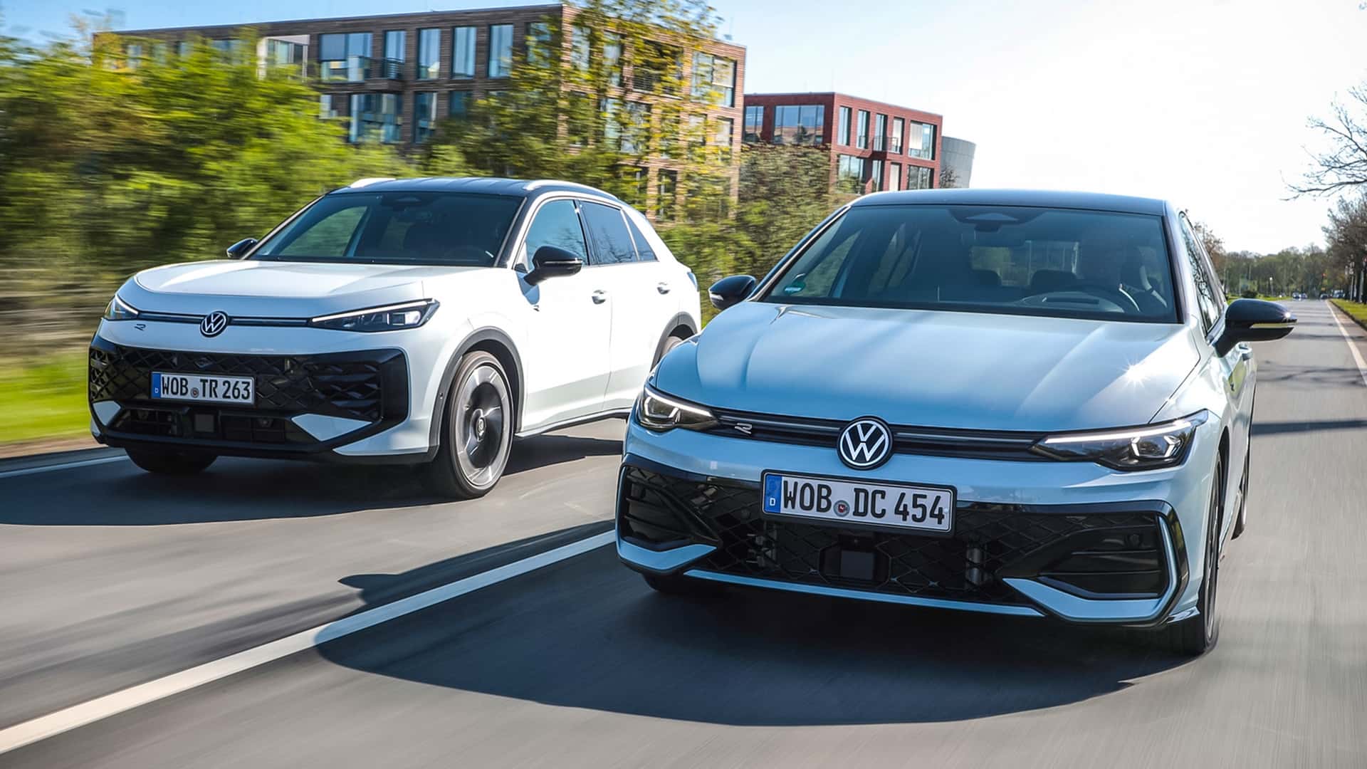 Volkswagen Golf i Volkswagen T-ROC z nową hybrydą (fot. Volkswagen)
