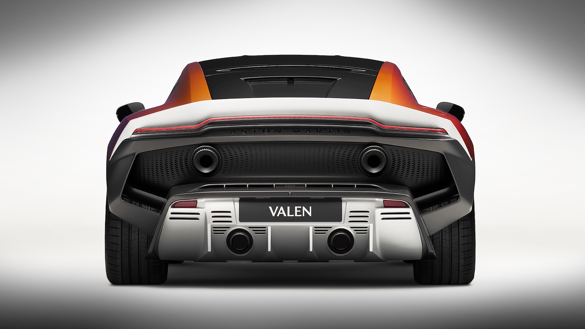 Aston Martin Valen tył