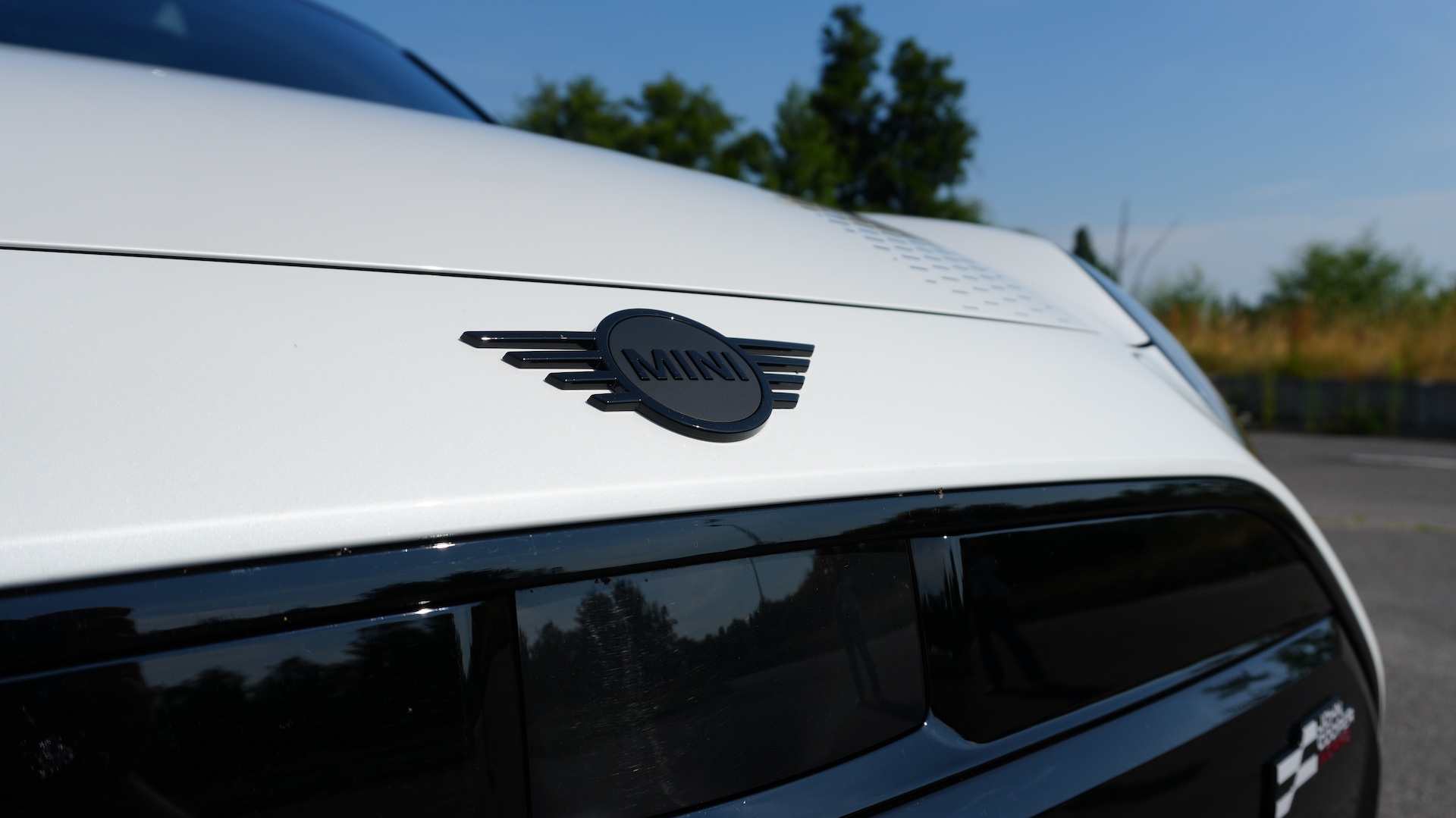 Mini John Cooper Works Electric znaczek