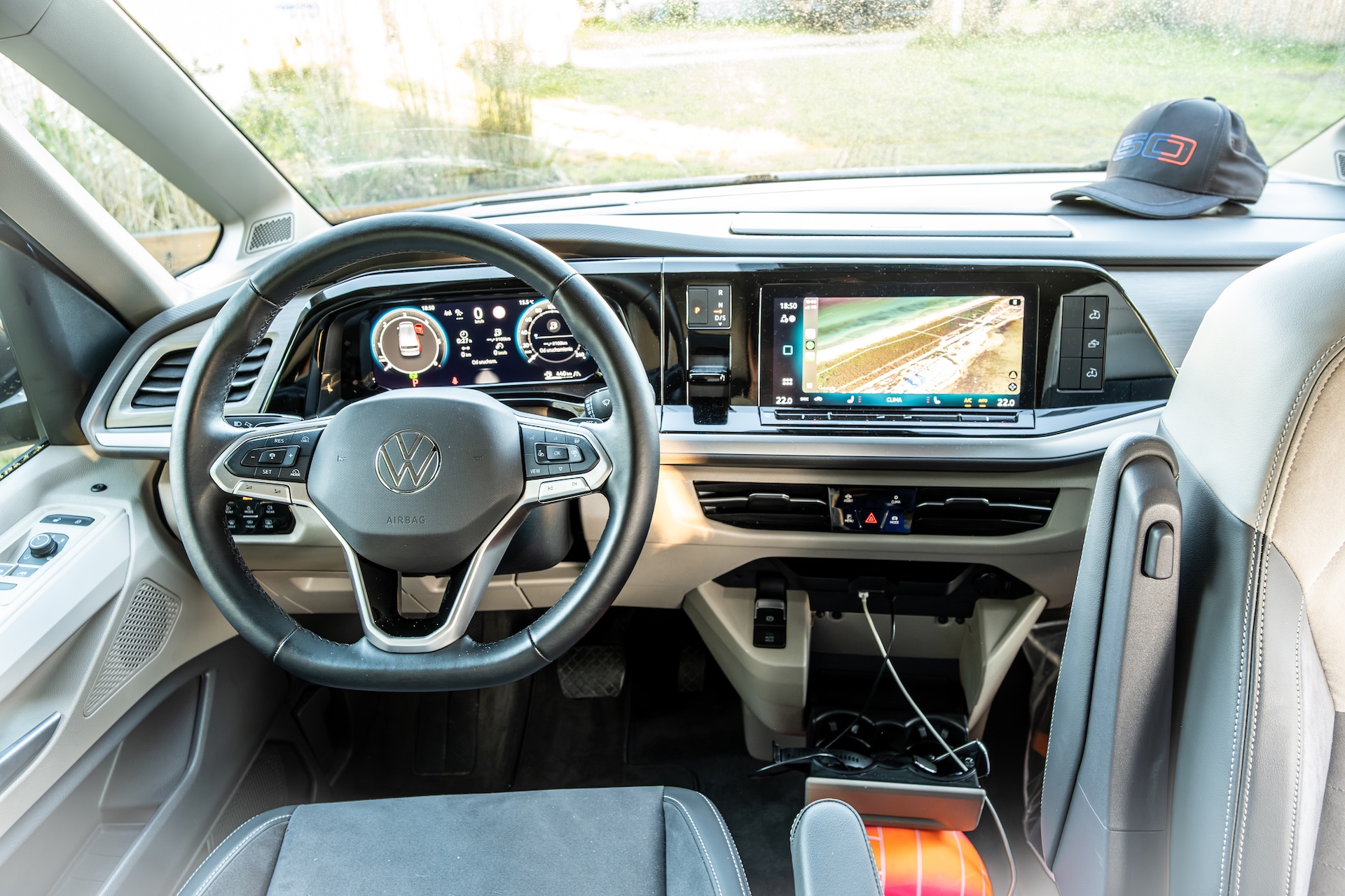 Volkswagen California Ocean T7 deska rozdziellcza