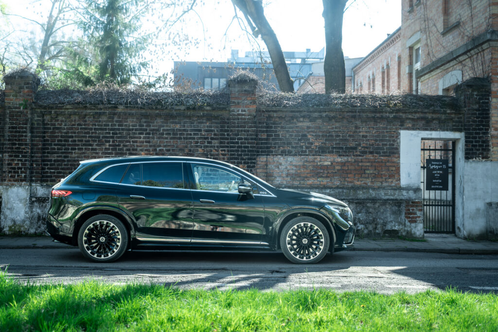 Mercedes-Benz EQS SUV 580 4MATIC bok
