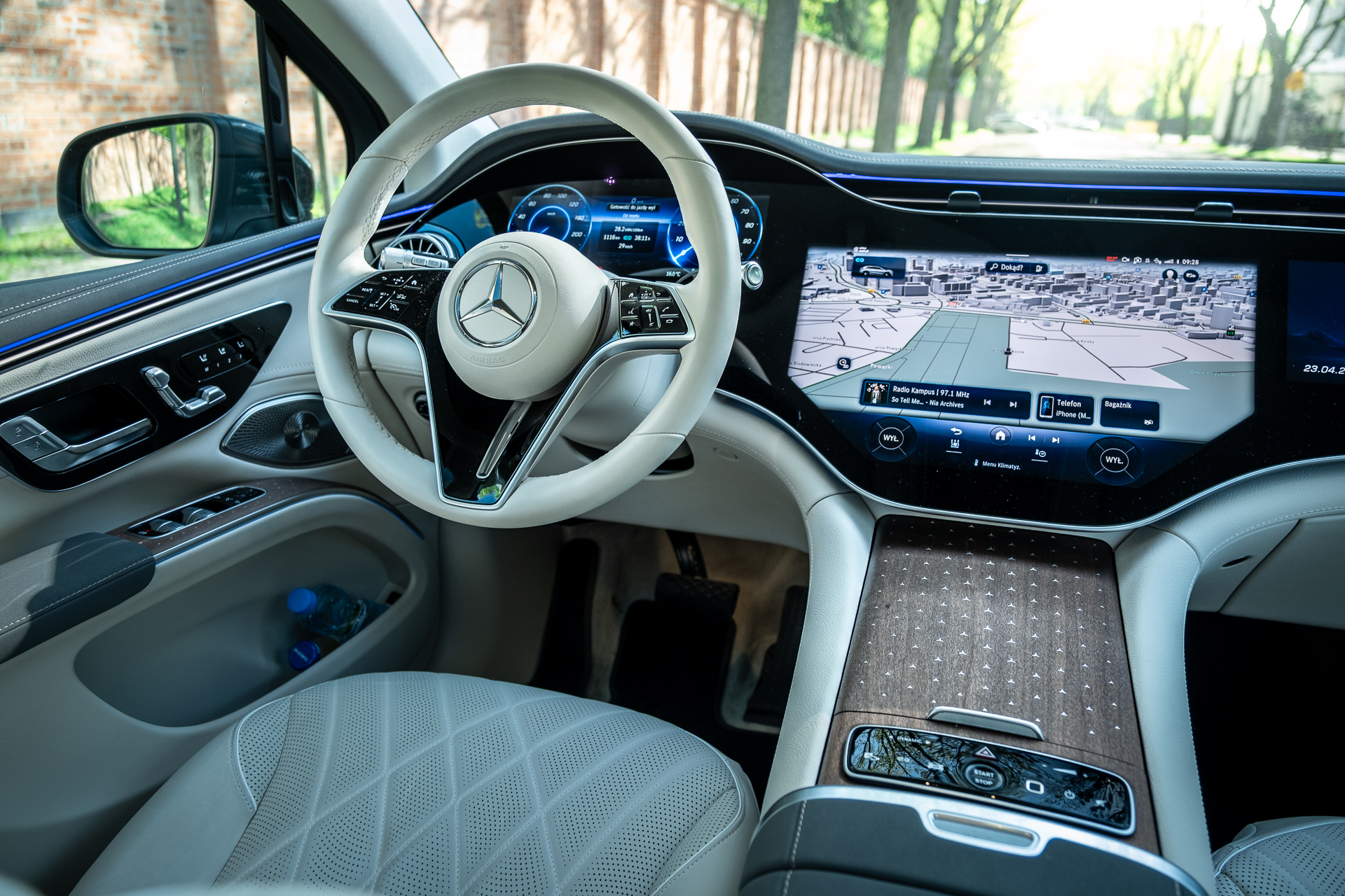 Mercedes-Benz EQS SUV 580 4MATIC deska rozdzielcza