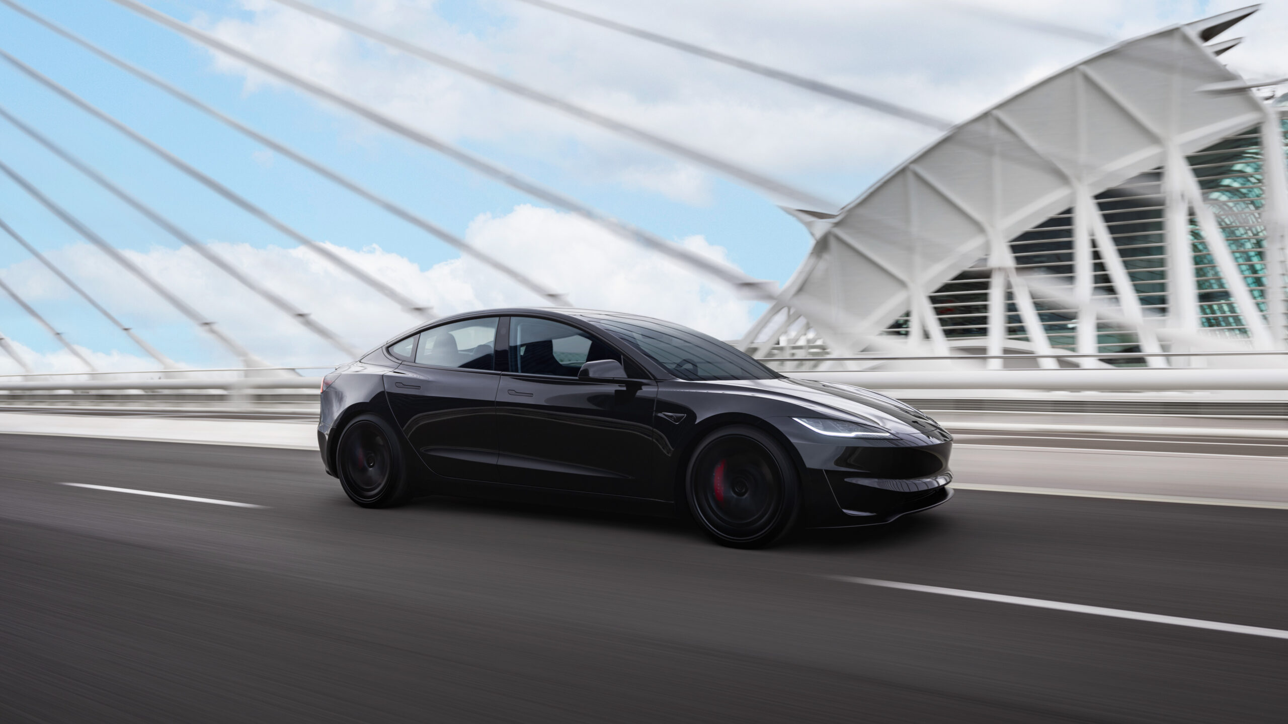 Tesla Model 3 Performance (fot. Tesla)