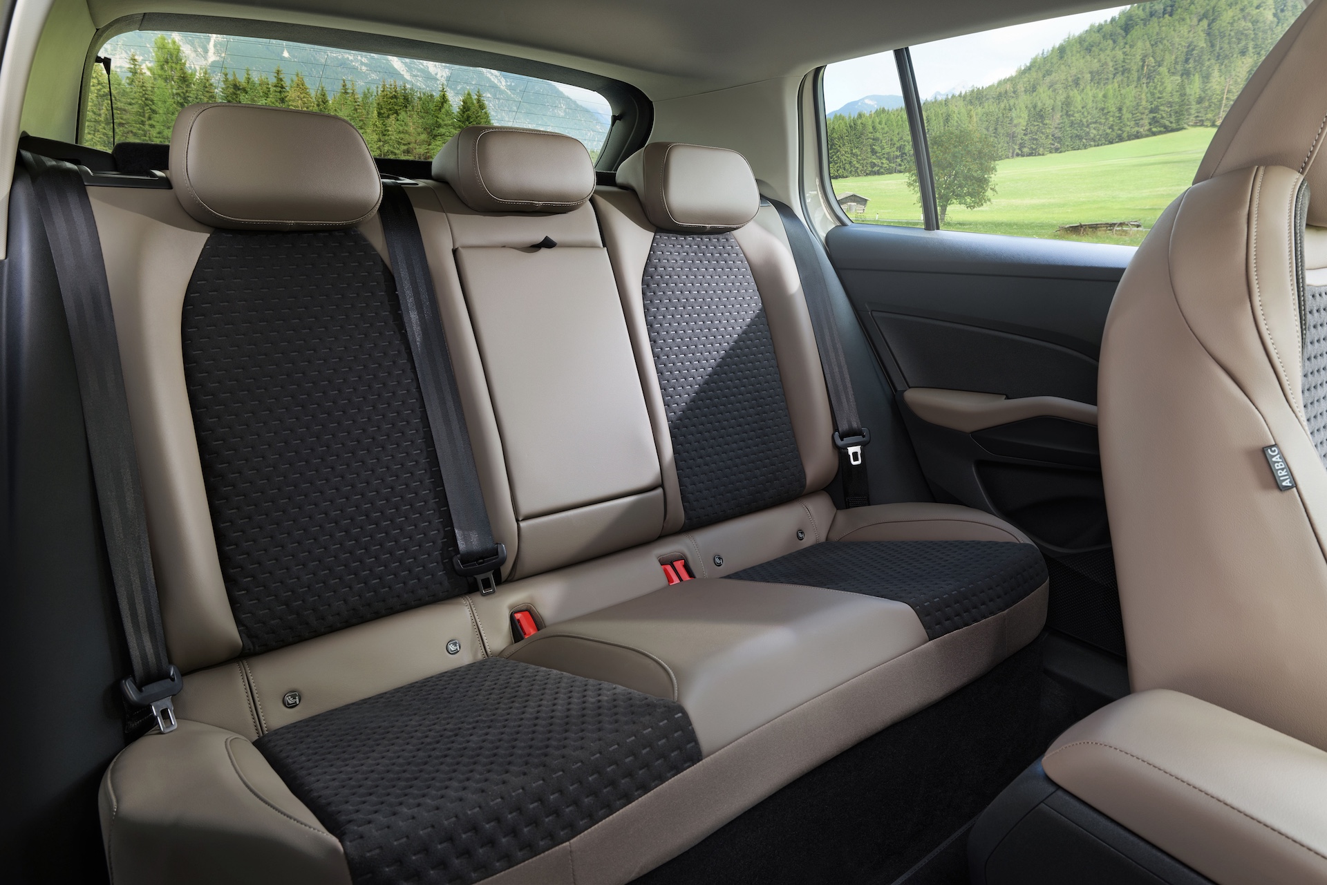 Skoda Epiq miejsce z tyłu