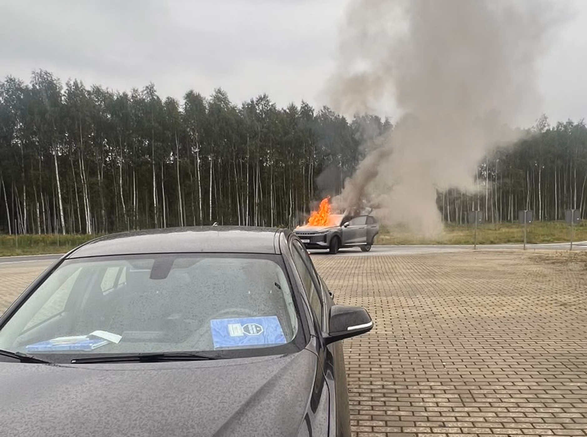 Omoda 9 spłonęła podczas kontroli policyjnej (fot. Policja)