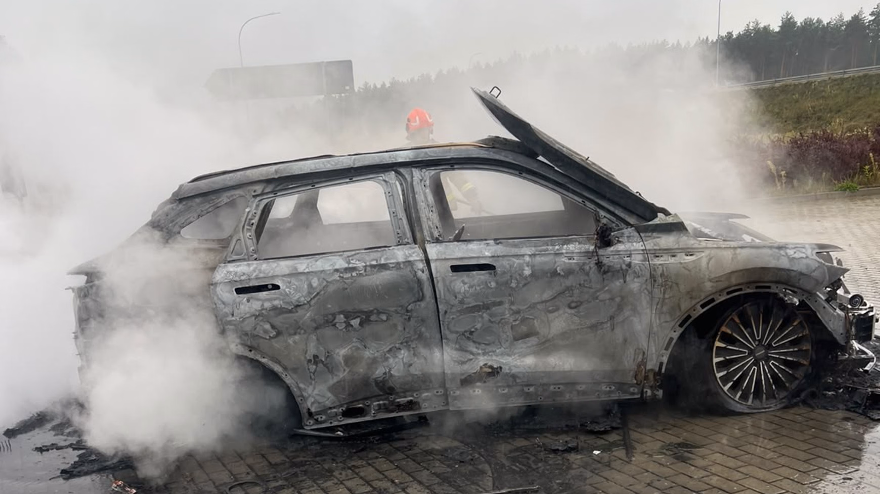 Omoda 9 spłonęła podczas kontroli policyjnej (fot. Policja)
