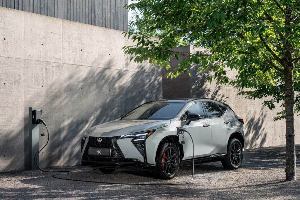 Nowy Lexus NX 450h (fot. Lexus)