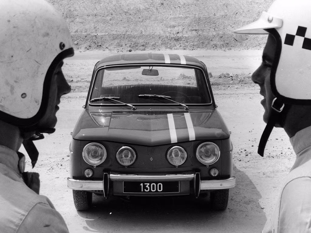 Dawne Renault 8 Gordini (fot. WheelsAge)