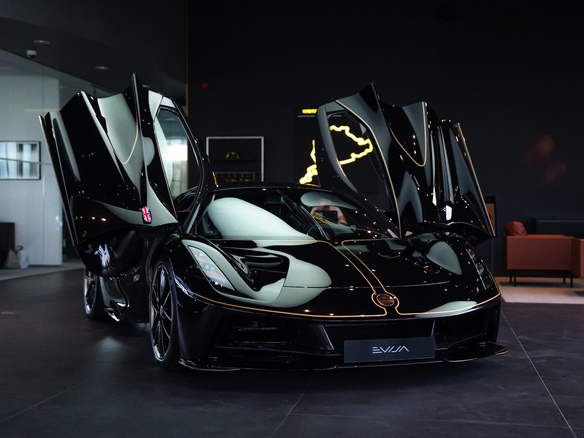 Otwarcie salonu Lotusa w Warszawie (fot. Lotus Cars Poland)