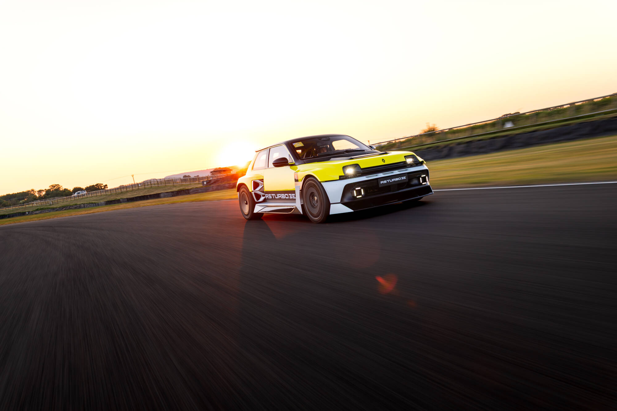 Renault 5 Turbo 3E podczas Goodwood Festival of Speed 2026 (fot. Renault)