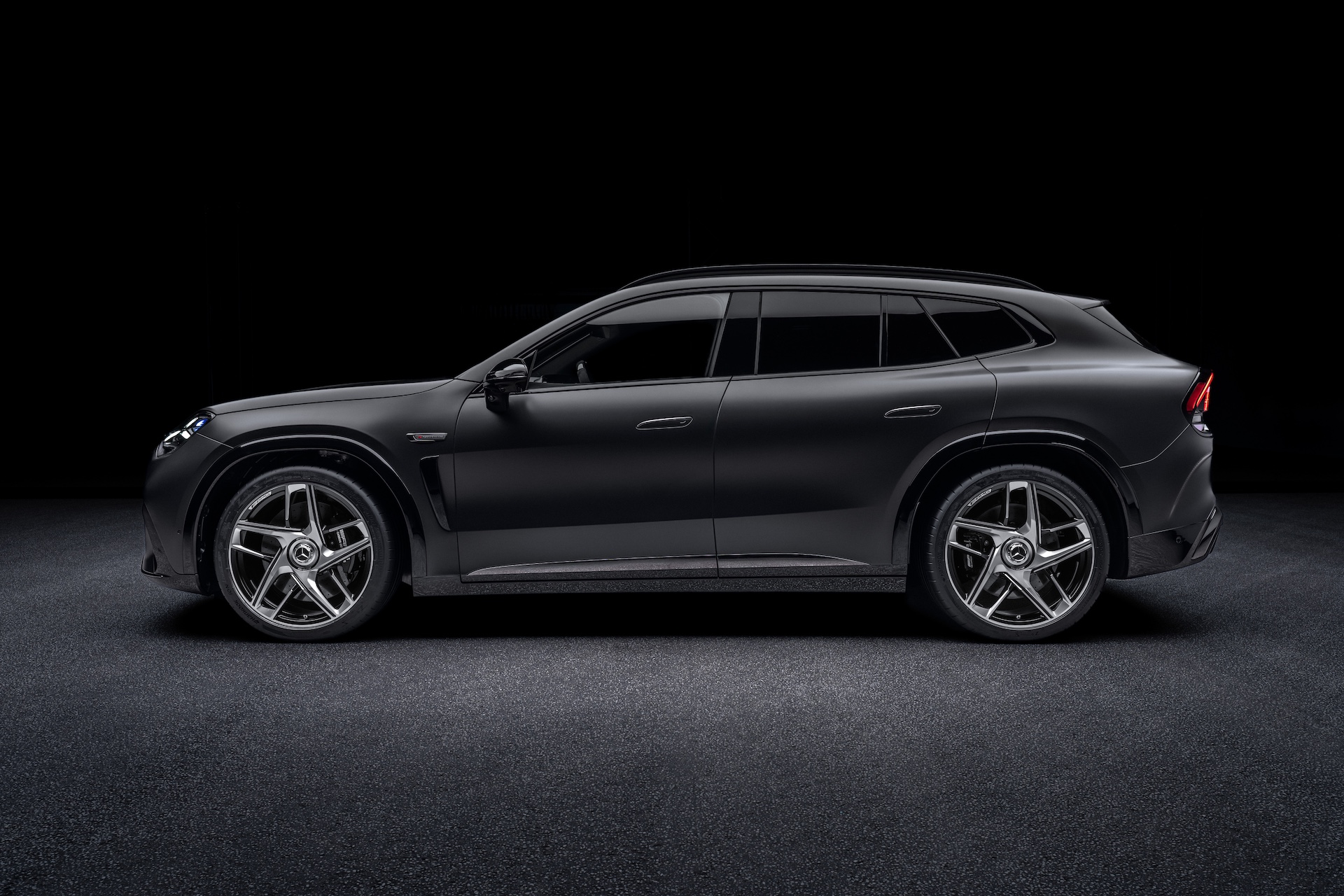 Mercedes-AMG GT SUV bok