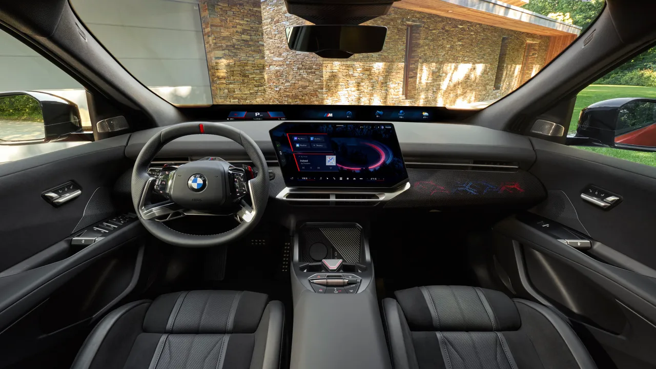 BMW iX4 (fot. BMW)