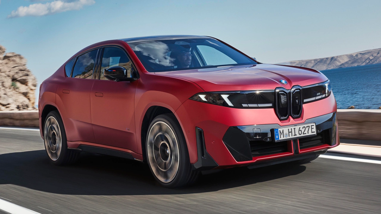BMW iX4 (fot. BMW)