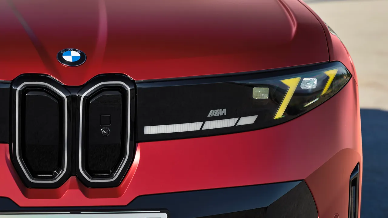 BMW iX4 (fot. BMW)