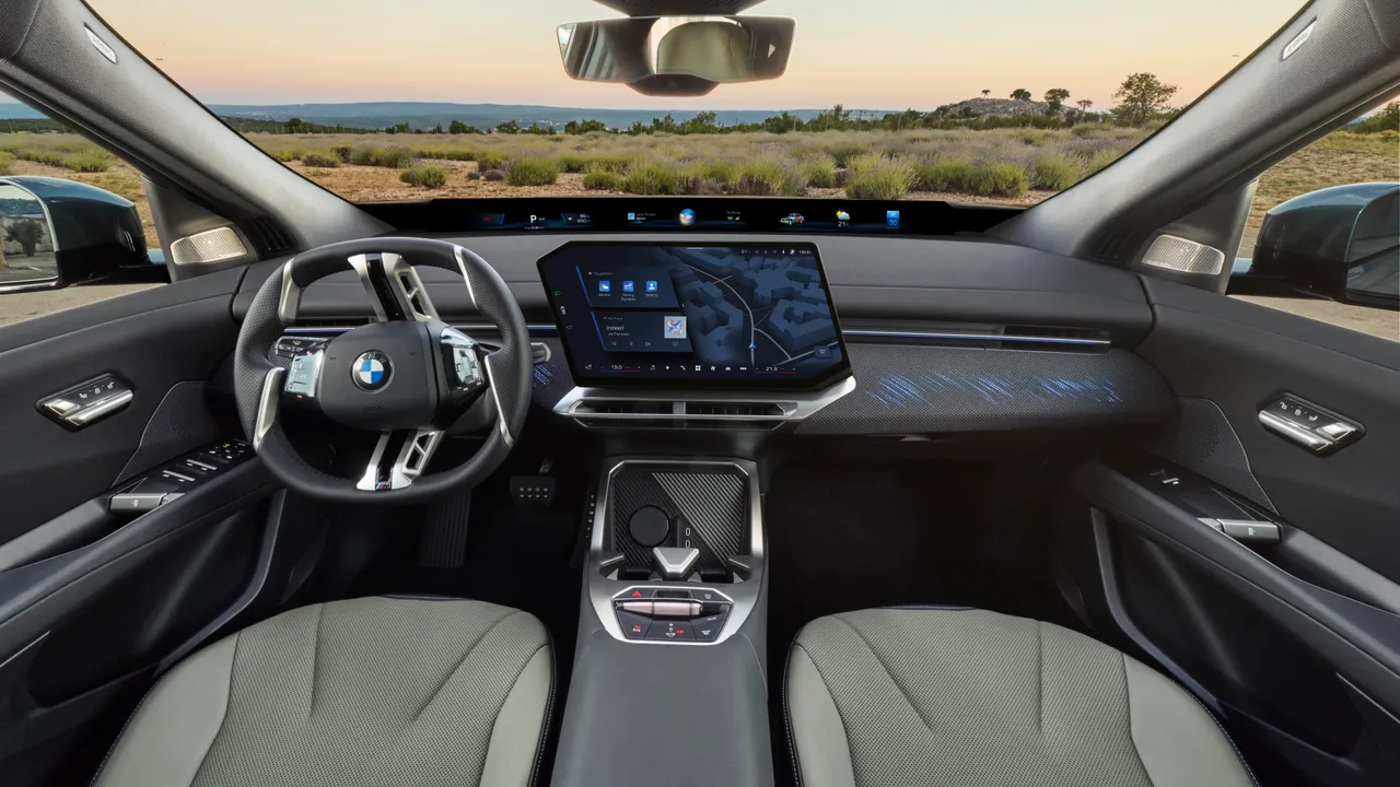 BMW iX4 (fot. BMW)
