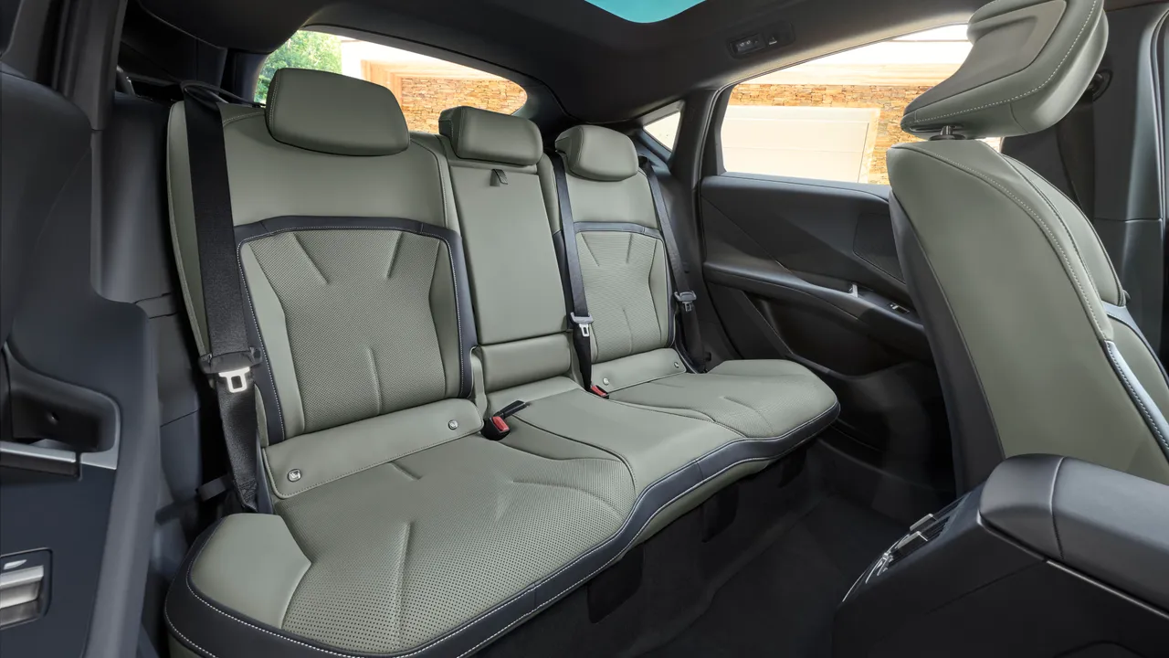 BMW iX4 (fot. BMW)
