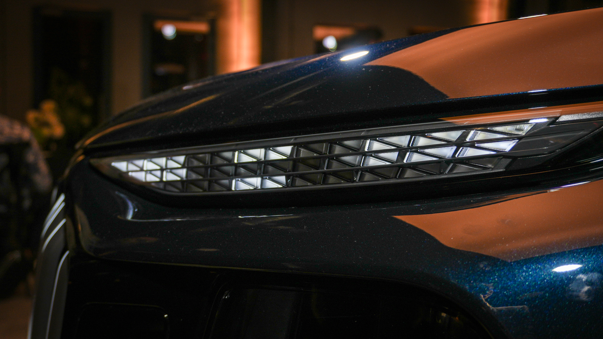 Audi Q9 przednie światło