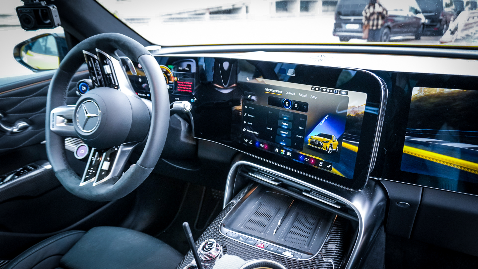 Mercedes-AMG GT 63 SUV deska rozdzielcza