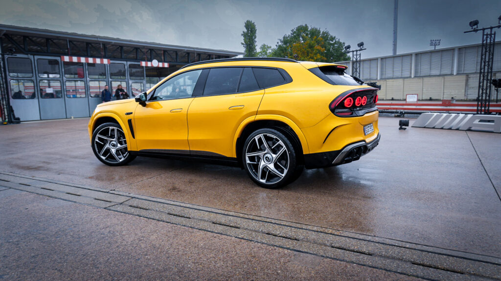 Mercedes-AMG GT 63 SUV tył na żywo